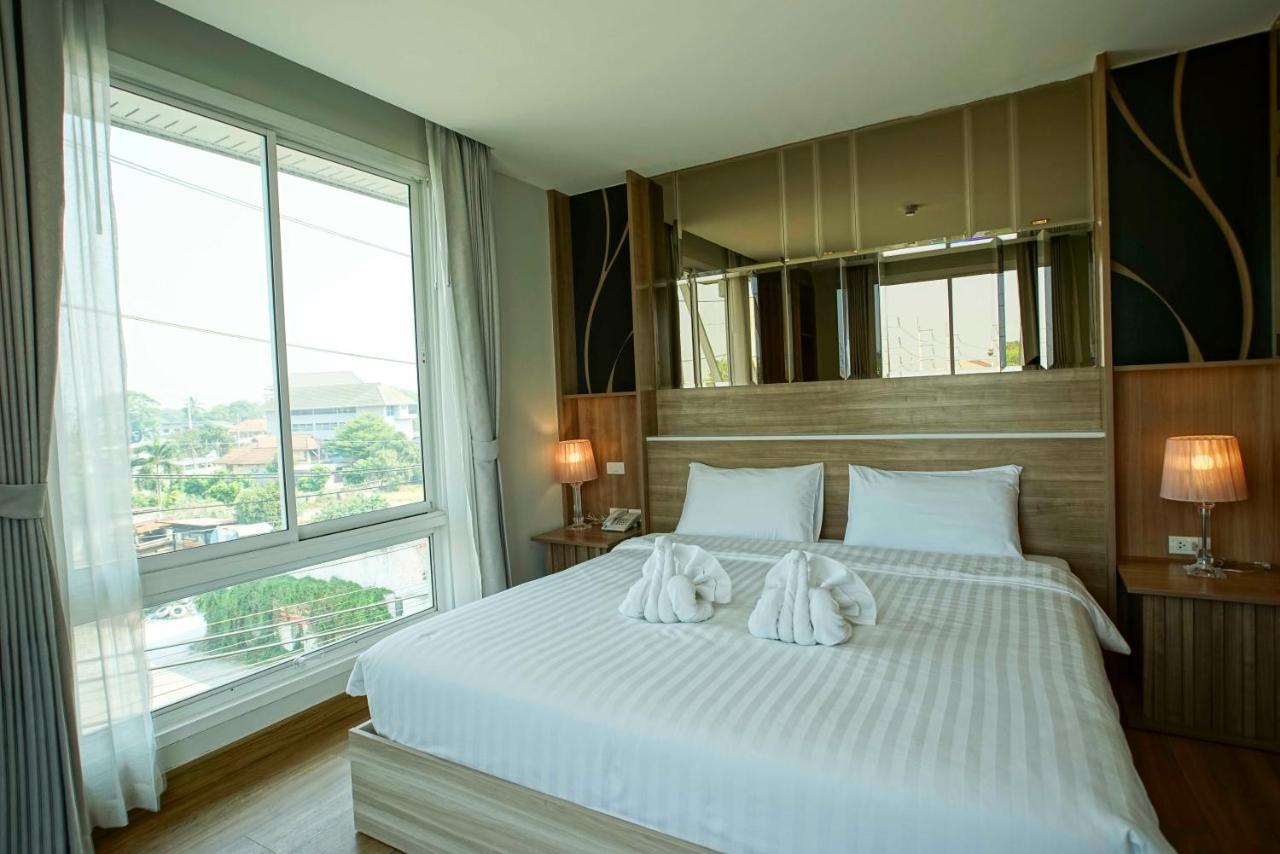Nantra Chiangmai Riverfront Hotel Chiang Mai Oda fotoğraf